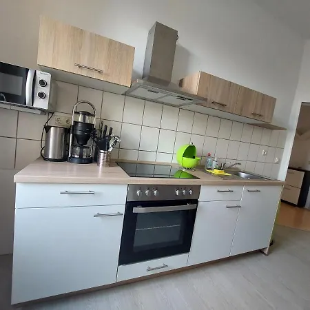 Schoene Zwei-Zimmer-Wohnung 