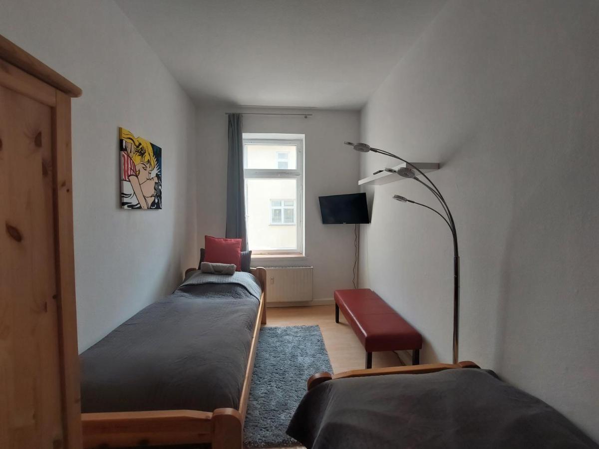 Schoene Zwei-zimmer-wohnung 