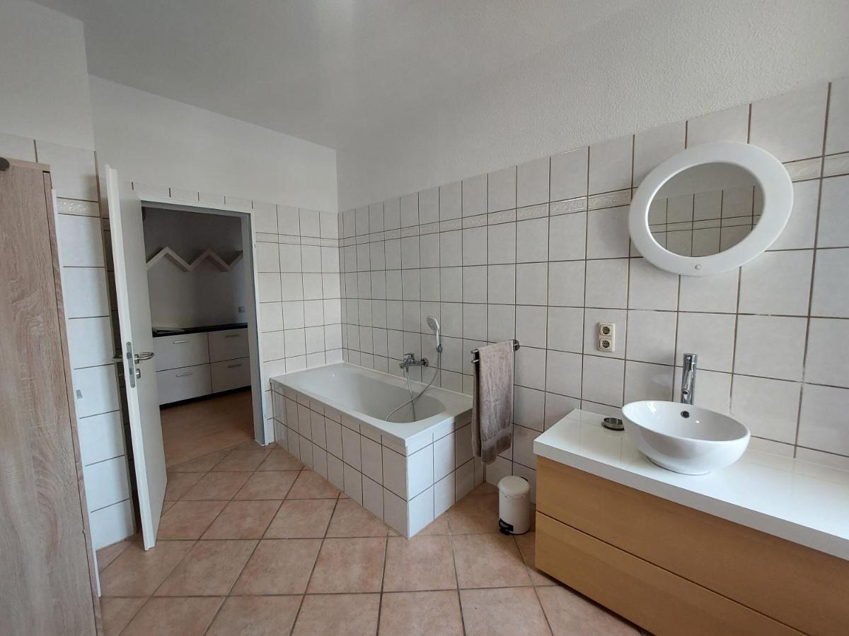 Schoene Zwei-zimmer-wohnung 